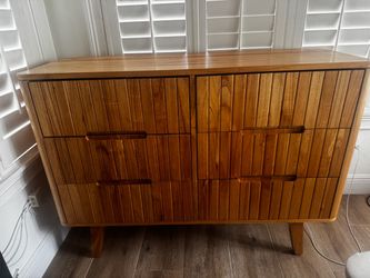 Wood Dresser 6 drawers