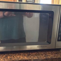 GE stainless Microwave 1.6 Cu Ft