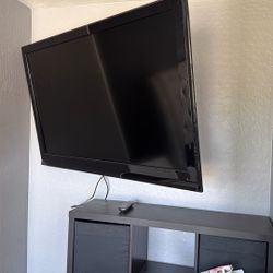 Insignia Tv With Wall Mount