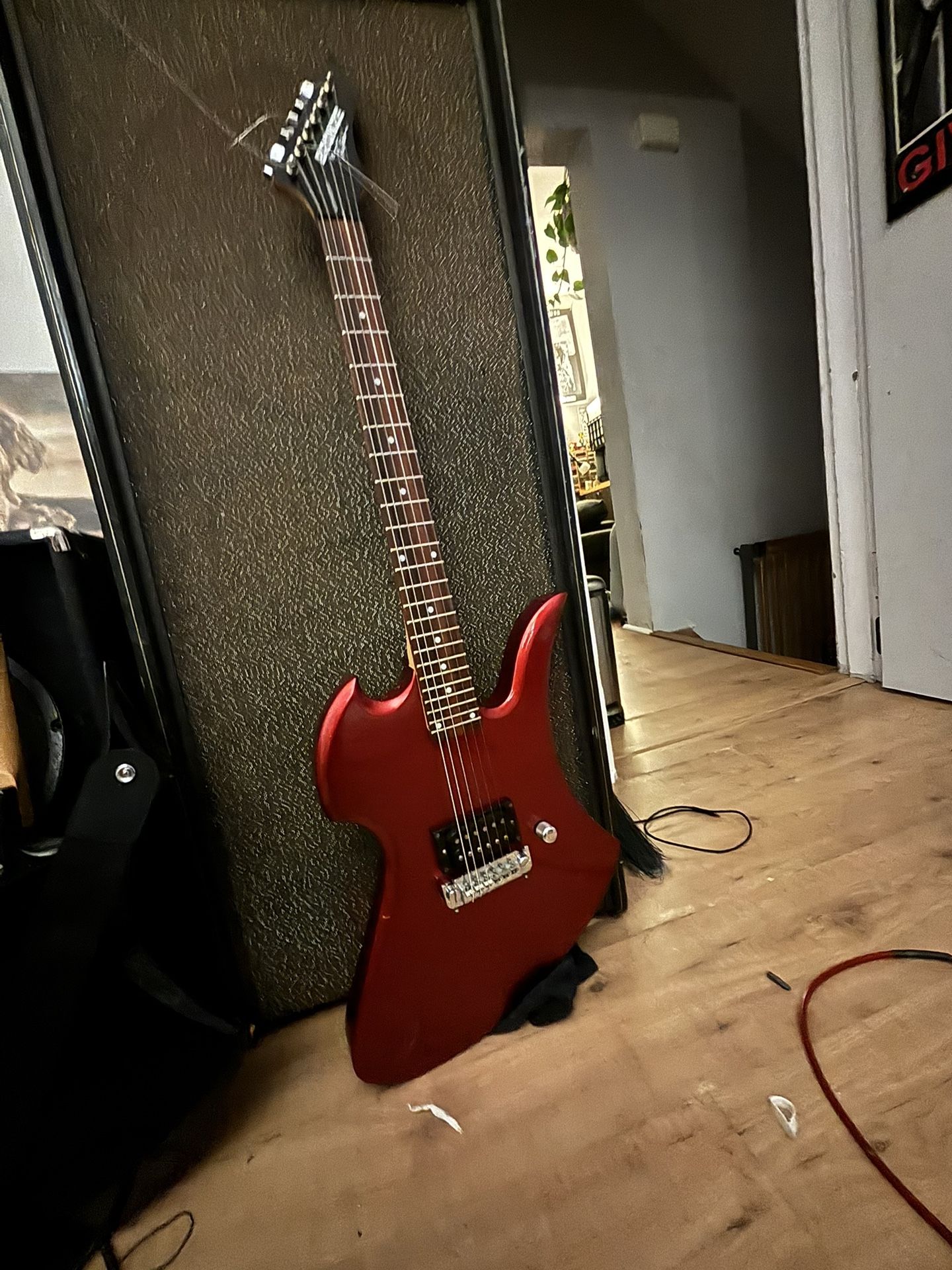 B.C. Rich Bronze Mockingbird Guitar Package