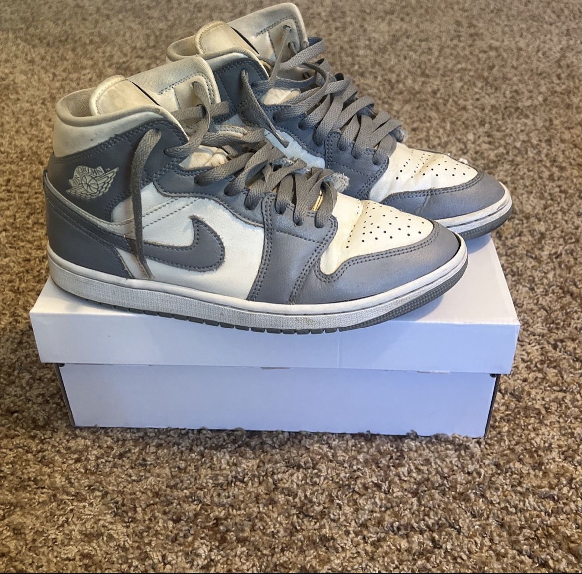 Jordan 1 Mid Stealth