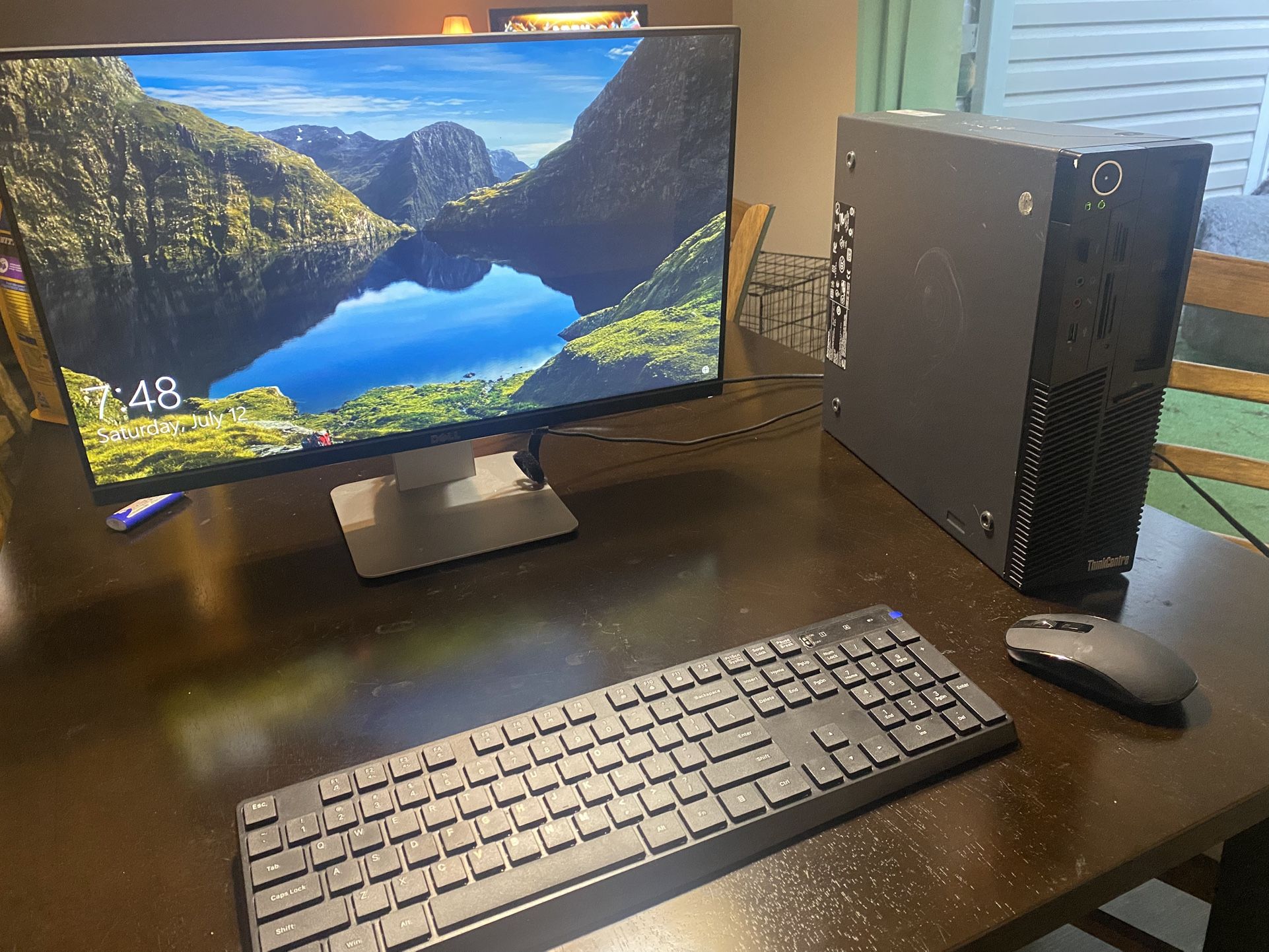 Window 10 Lenovo Desktop PC