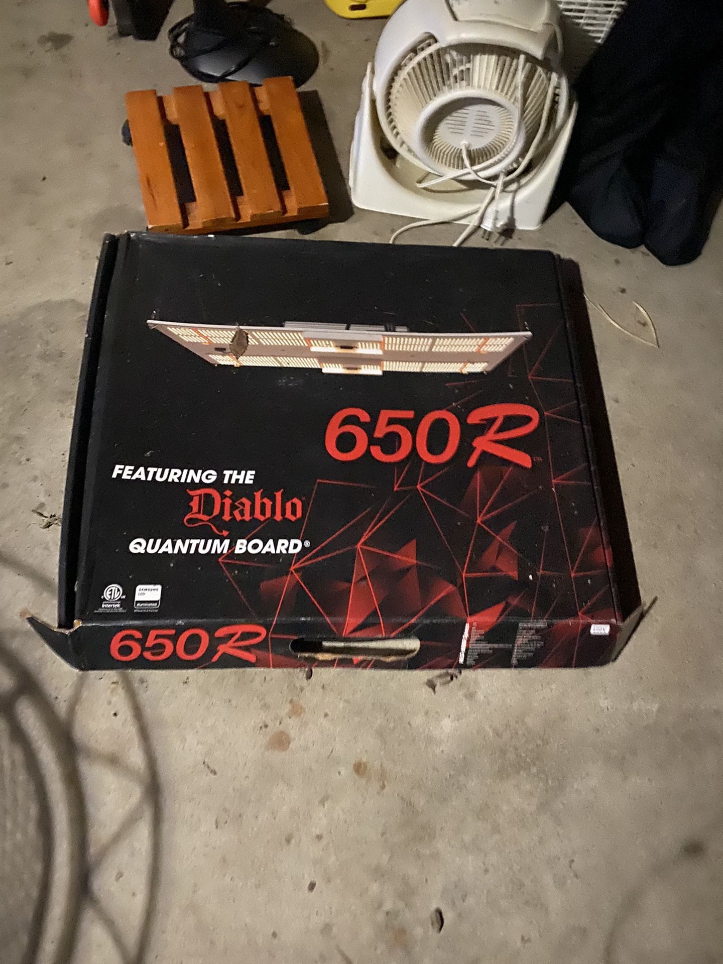 HLG 650r Diablo Grow Light 