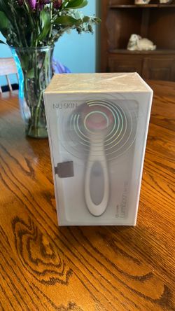 NU SKIN ageLOC® LumiSpa® iO