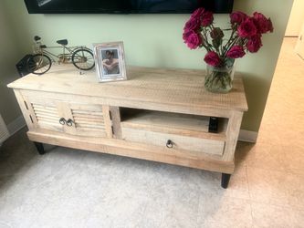 Tv console
