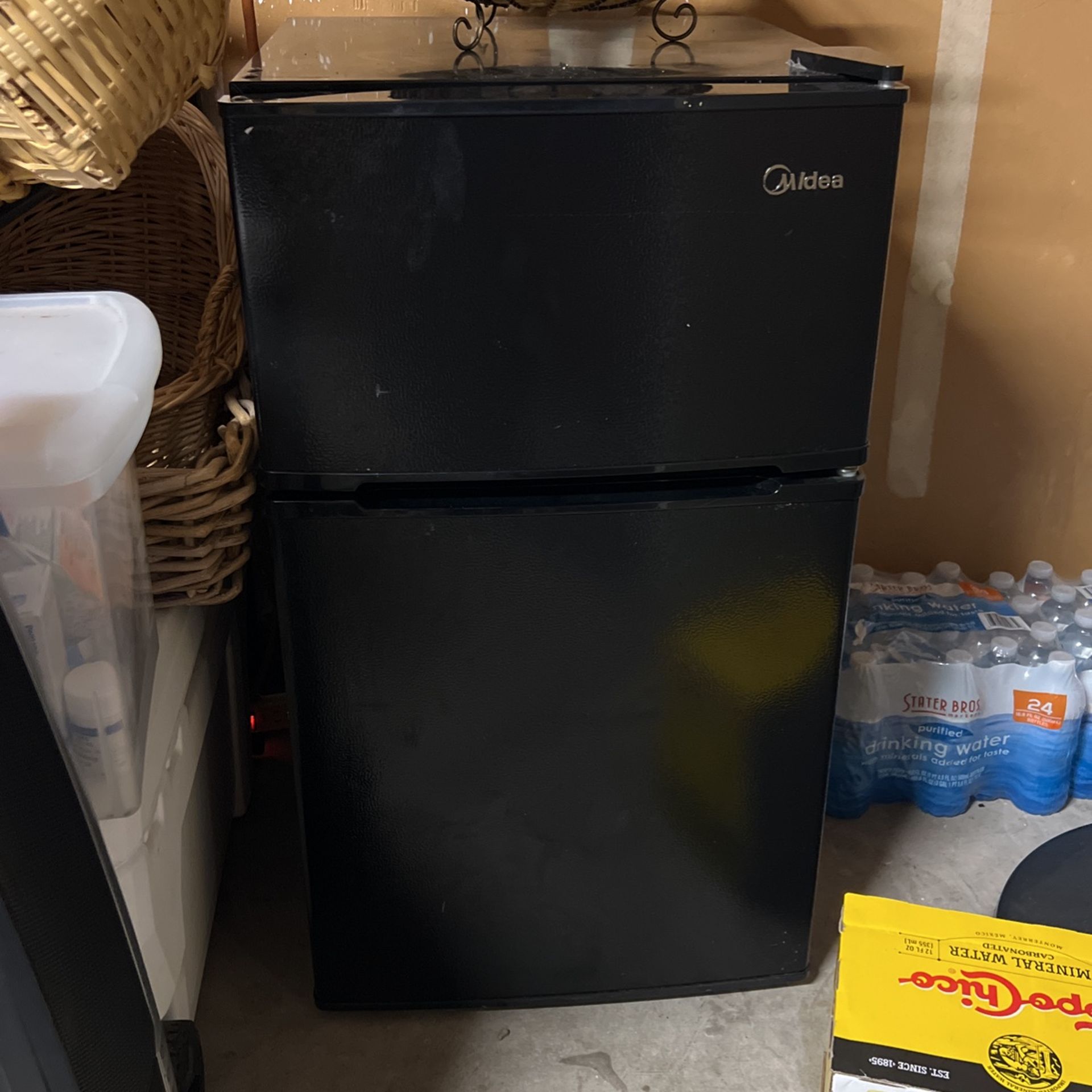 Midea Mini Fridge