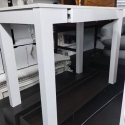 White Desk 