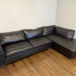 Black Leather Sectional Sofa – Modern & Comfortable
