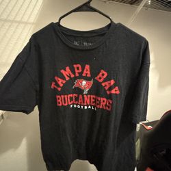 Tampa Bay Buccaneers T Shirt NFL Team Apparel Sz XL