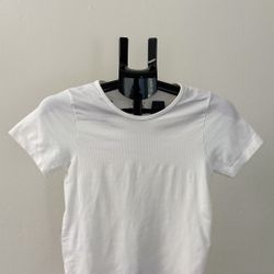 PUMA White Fitted Tee — Size L (fits like M)