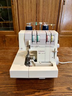 Pfaff Hobbylock 788 Serger / Overlock Sewing Machine – Works Great w/ Pedal & Manual