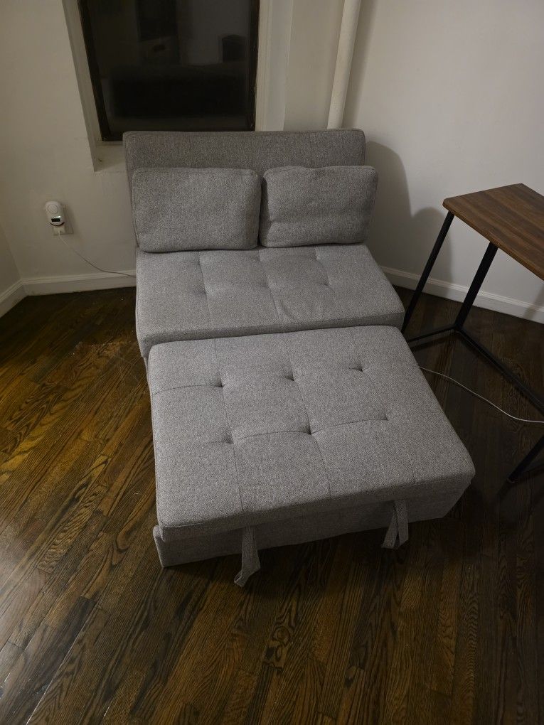 Couch/Pull Out Bed