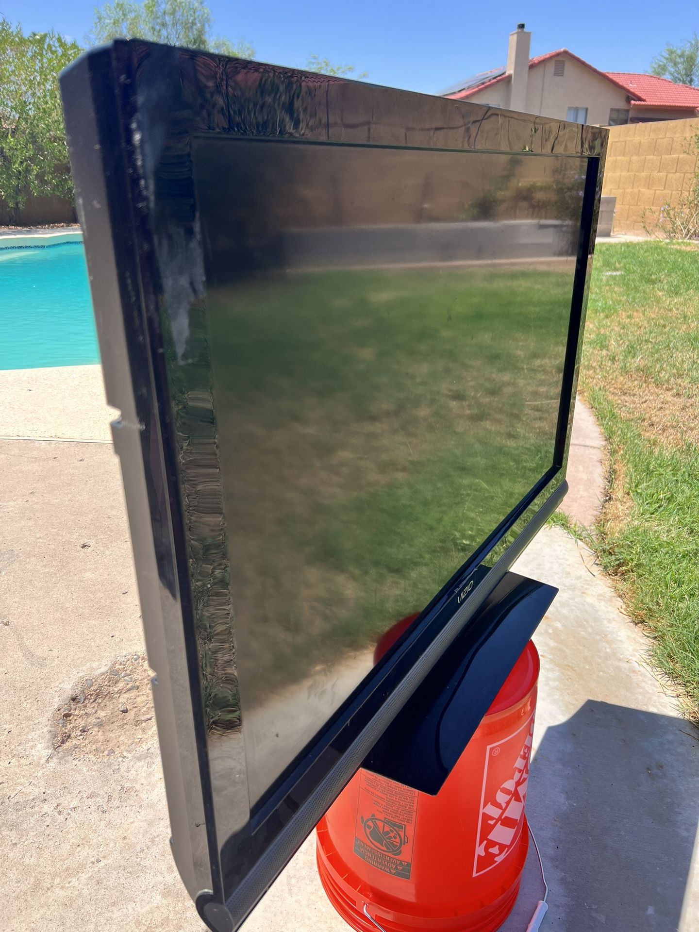 Vizio Tv With Power Cable - Free