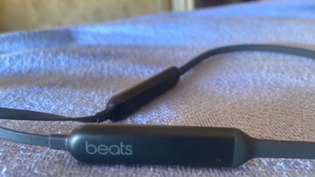 Beats X earphones (flawless)