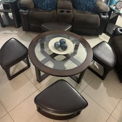 Coffee Table With 4 Stools  In Excellent Condition 