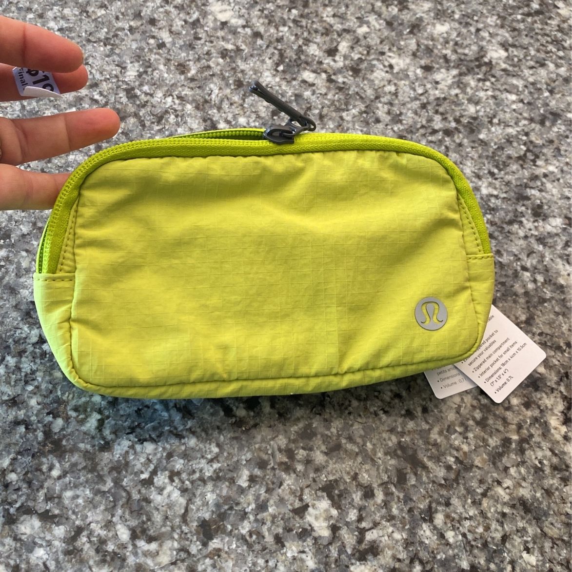 dimensions lululemon belt bag Everywhere 1L (True Navy) Lululemon Everywhere Crossbody Belt Bag
