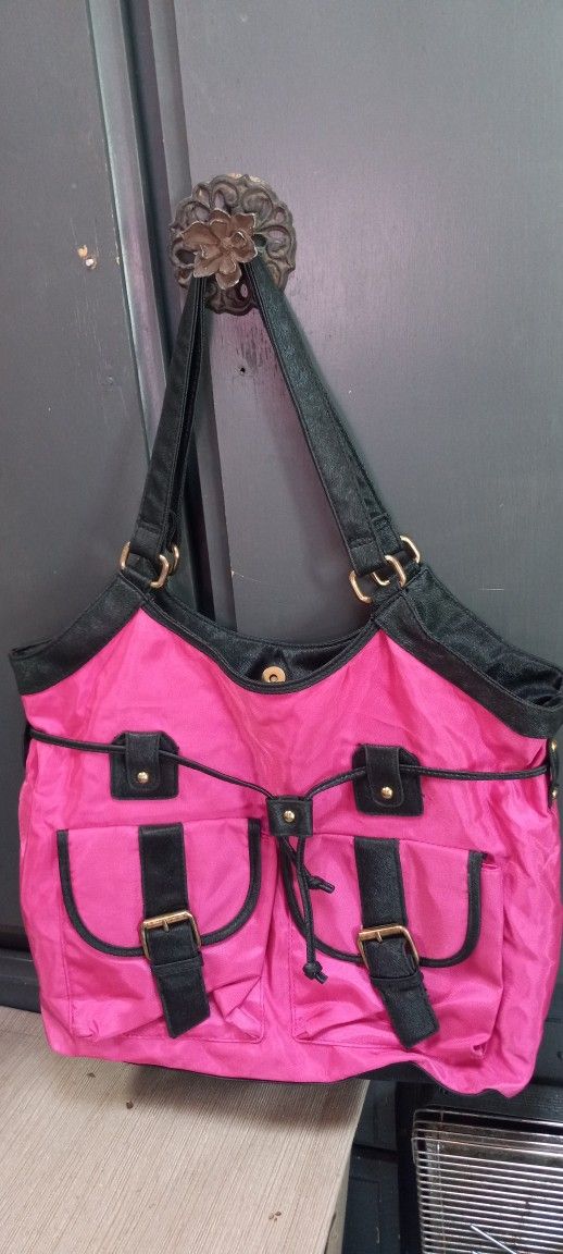 Chateau Women's Shoulder Bag