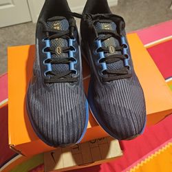 Nike Air Winflo 9 Size 9.5