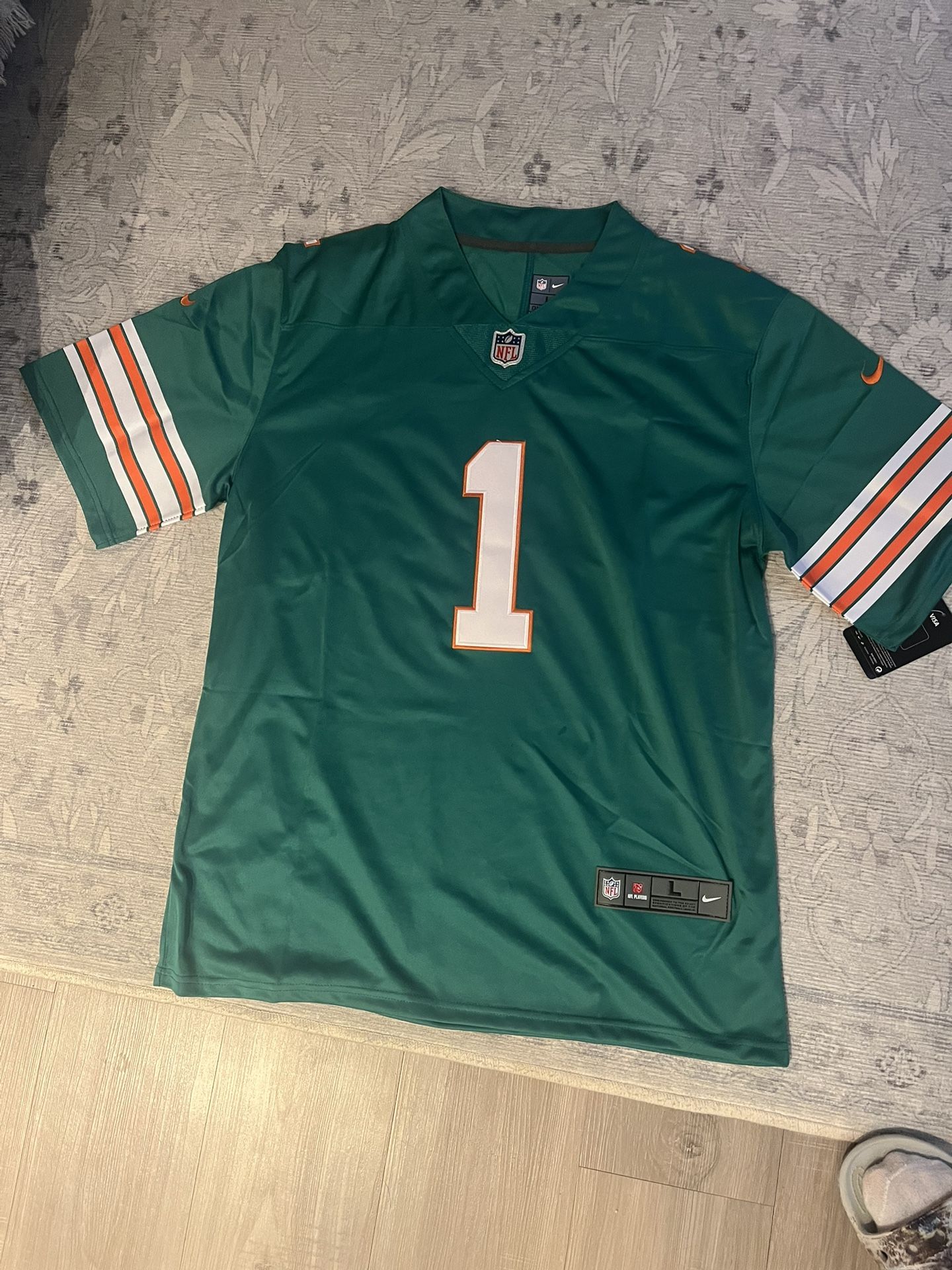 Tua Dolphins jersey Size Medium