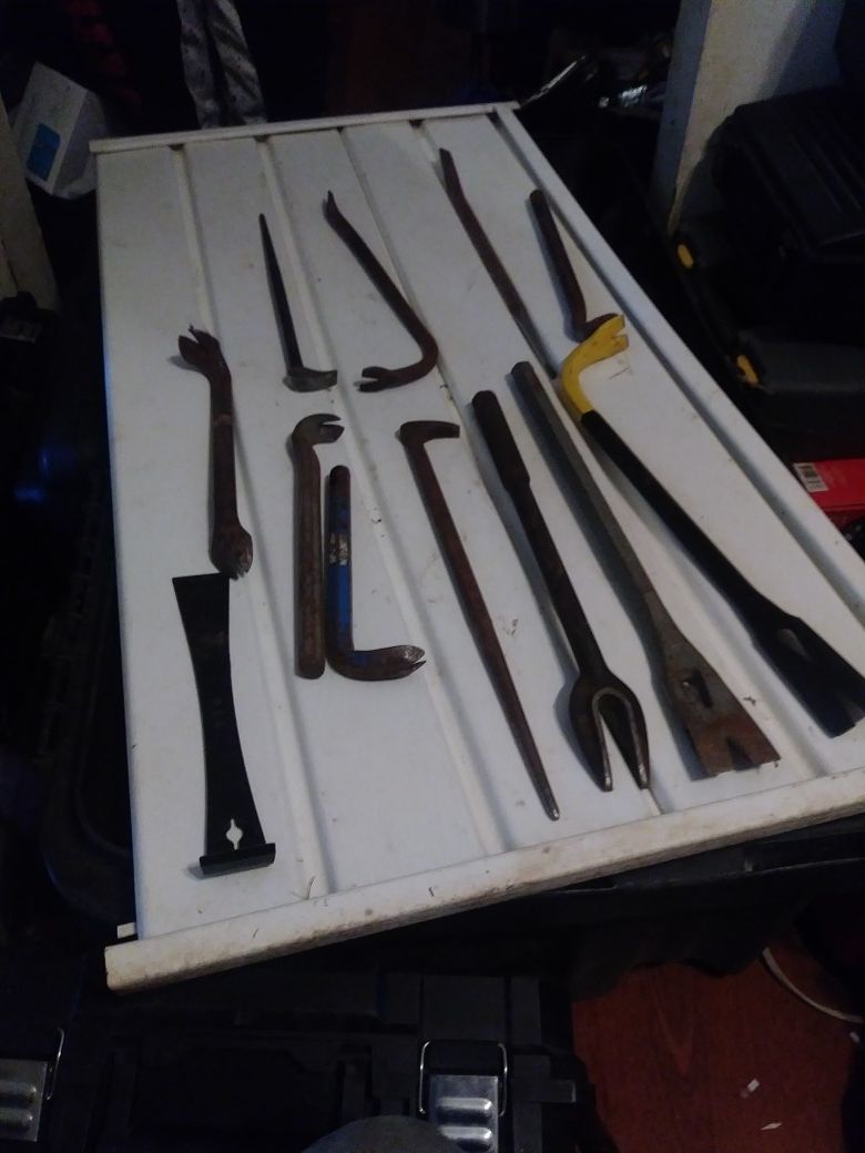 PRYBARS