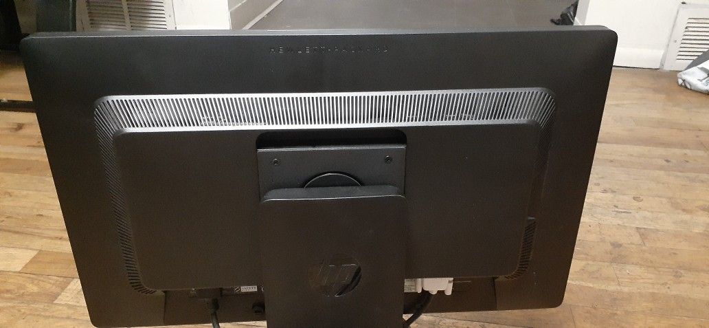 24" HP Monitor