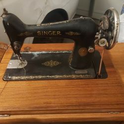 1920s Singer Console Pedal Sewing Machine