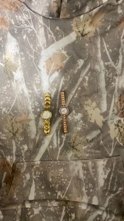 Two designer Bulova watches E/75$