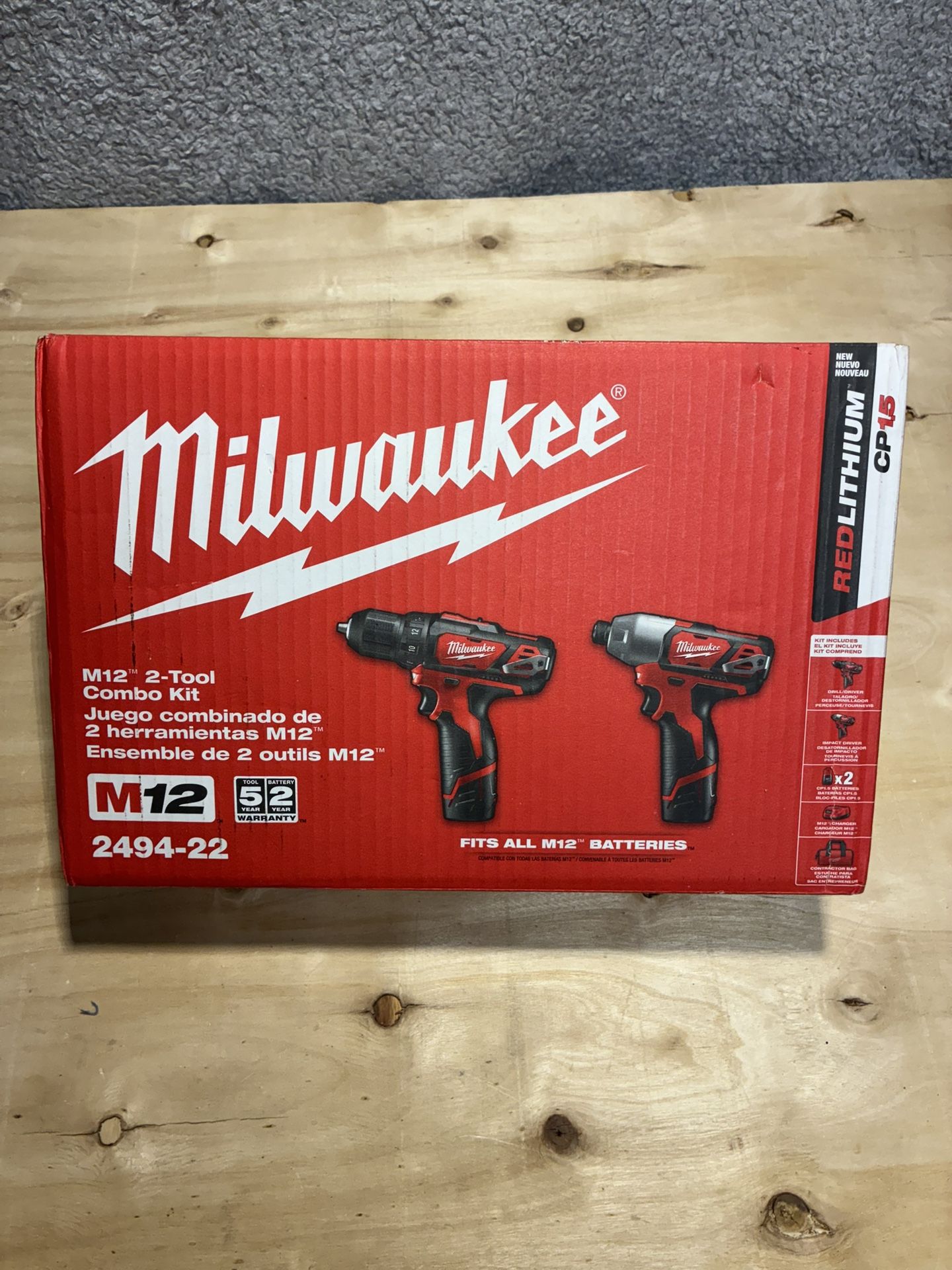 Milwaukee M12 Drill & Impact Kit W/2 Batteries & Charger