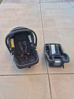 Graco SnugRide 35 Lite LX Infant Car Seat