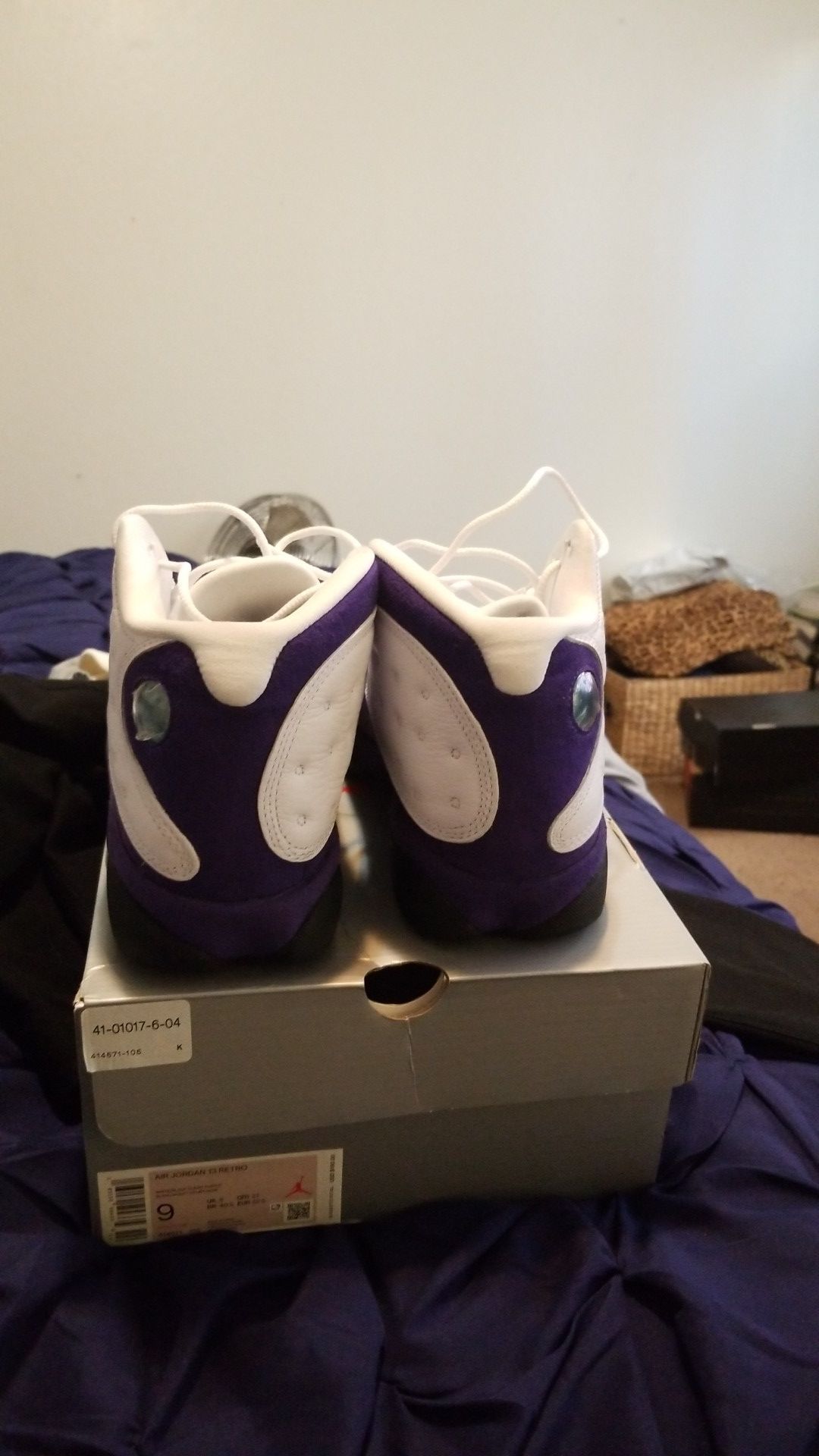 retro Jordan purple size 9