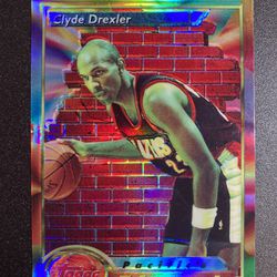 Clyde Drexler 1993 Topps Finest Refractor NM-MT Beautiful Card.