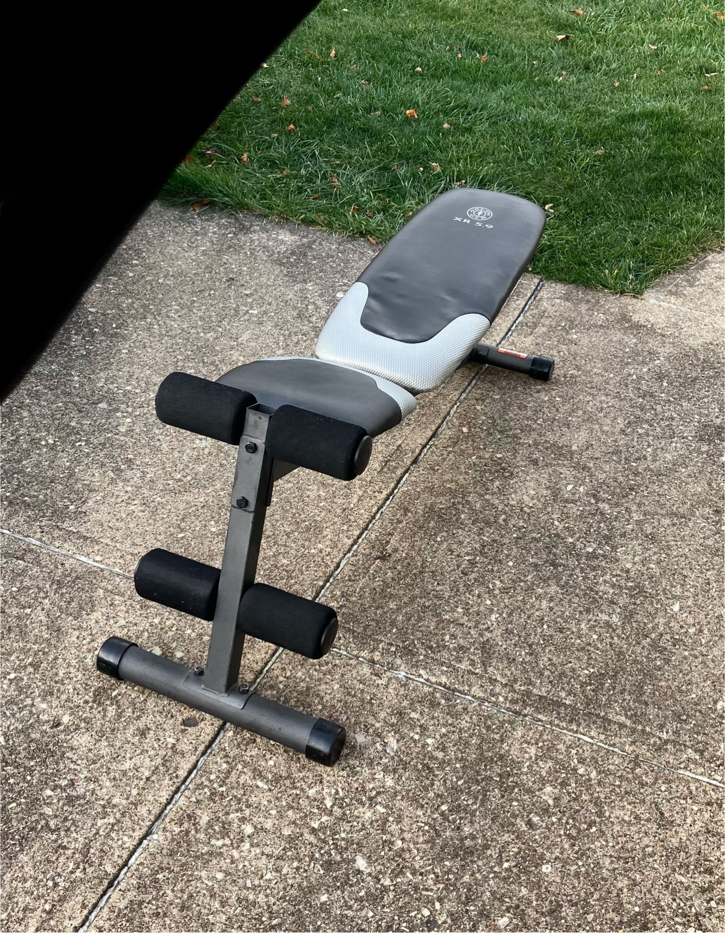 Gold's Gym XR 5.9 Adjustable Slant Workout Weight Bench Incline Decline weights Dumbbell press Sit-up 