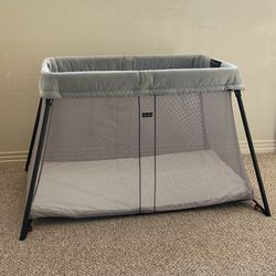 Baby bjorn Travel crib Pack N Play