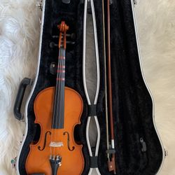 Eric Pfretzschner  Stradivarius Violin 1/2 Replica with Hard case & bow.
