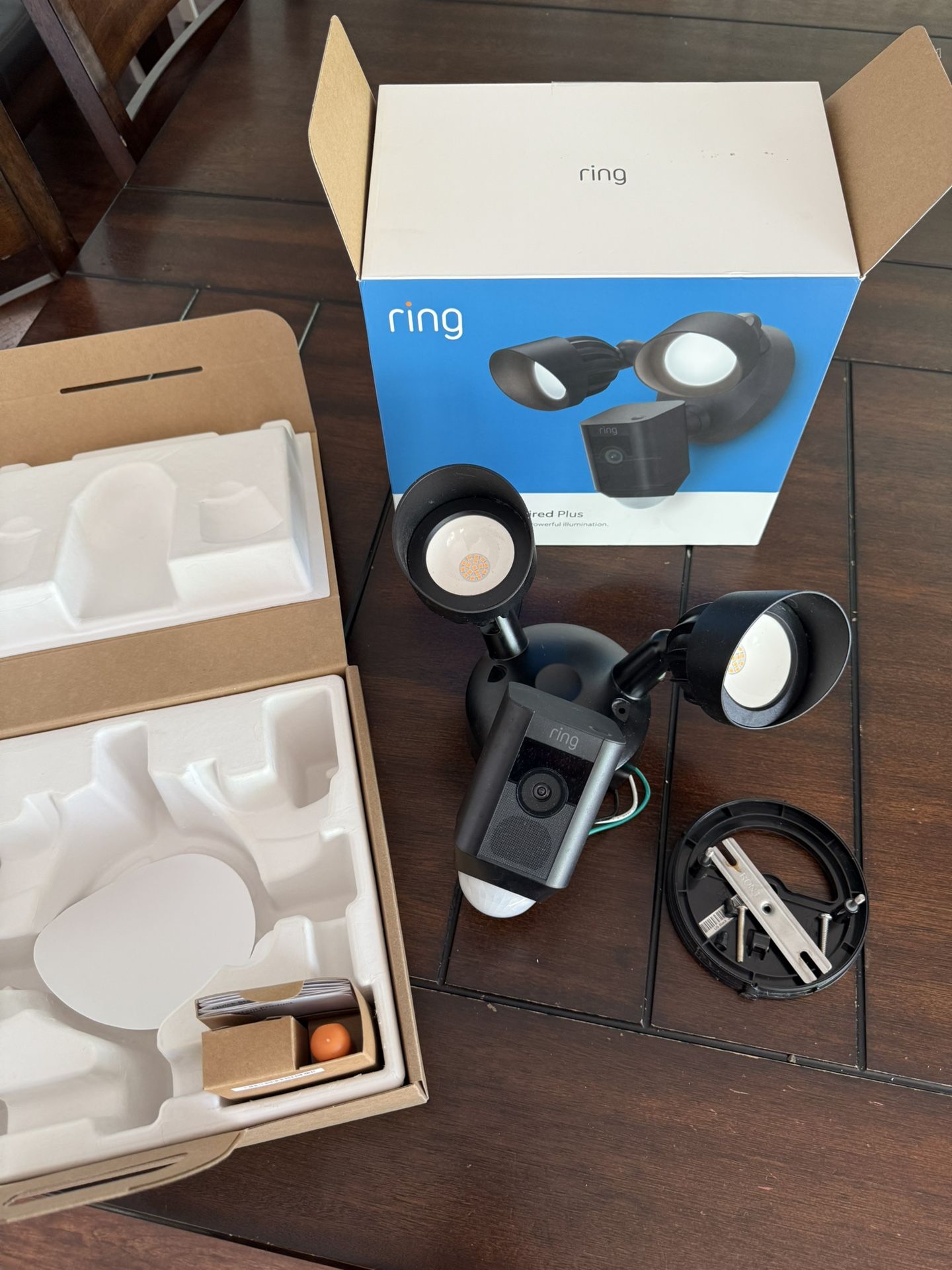 Ring Floodlight Cam Wired Plus (Black)