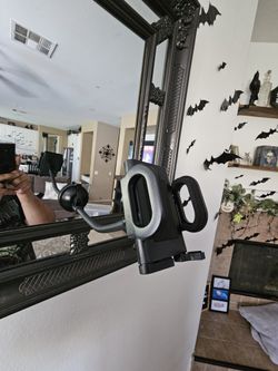 Windshield Phone Mount