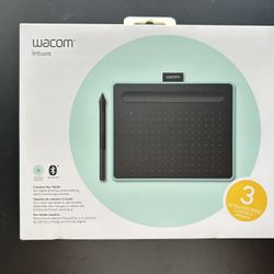 Wacom Intuos Small Bluetooth creative pen tablet. Perfect for digital drawing, photo editing