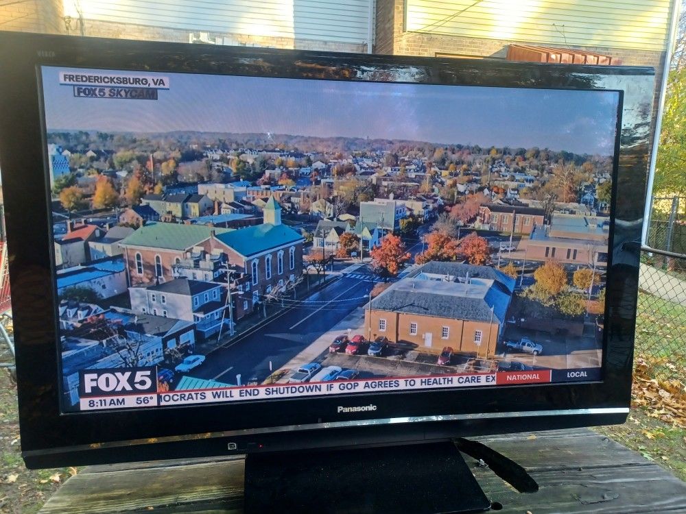 PANASONIC 1080P 50 INCH TV WITH ROKU REMOTE $150 FINAL PRICE 