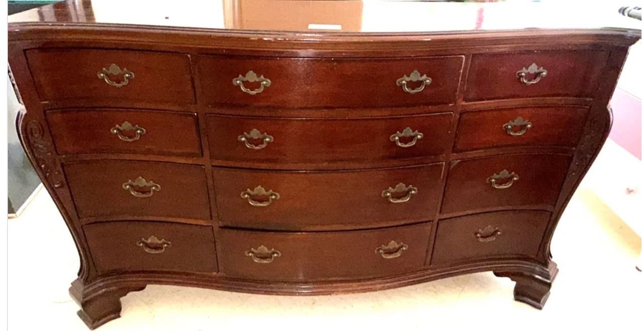 Very nice dresser / chest with 12 drawers for Sale in Miami Gardens, FL ...