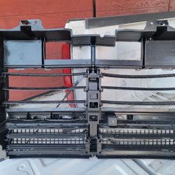 Radiator Shutter Assembly - 2015-2019 Chevrolet Colorado 