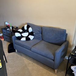 Sofa/Couch With 2 USB ports!