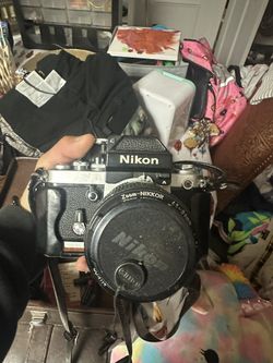 Vintage Nikon F2 With Included Sunpak 443d Flash And Attachment