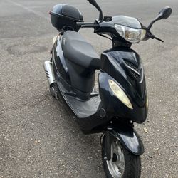 2022 Ariel Amigo