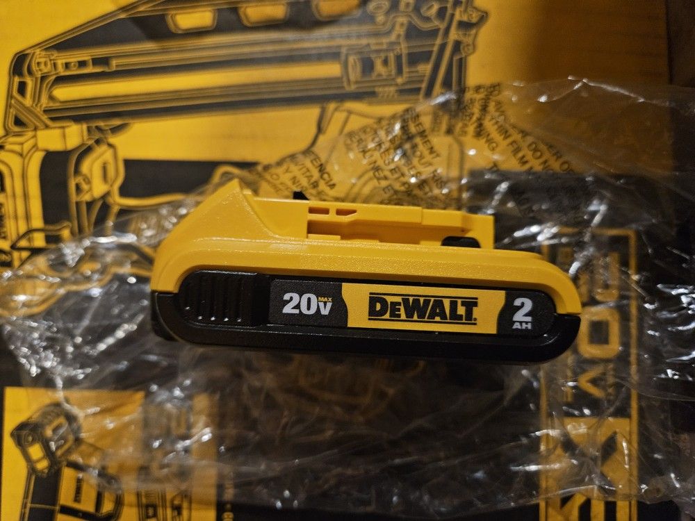 New DEWALT
20V MAX Compact Lithium-Ion 2.0Ah Battery(FIRM 30.00)