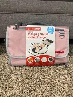 Skip Hop Pronto Portable Changing Station