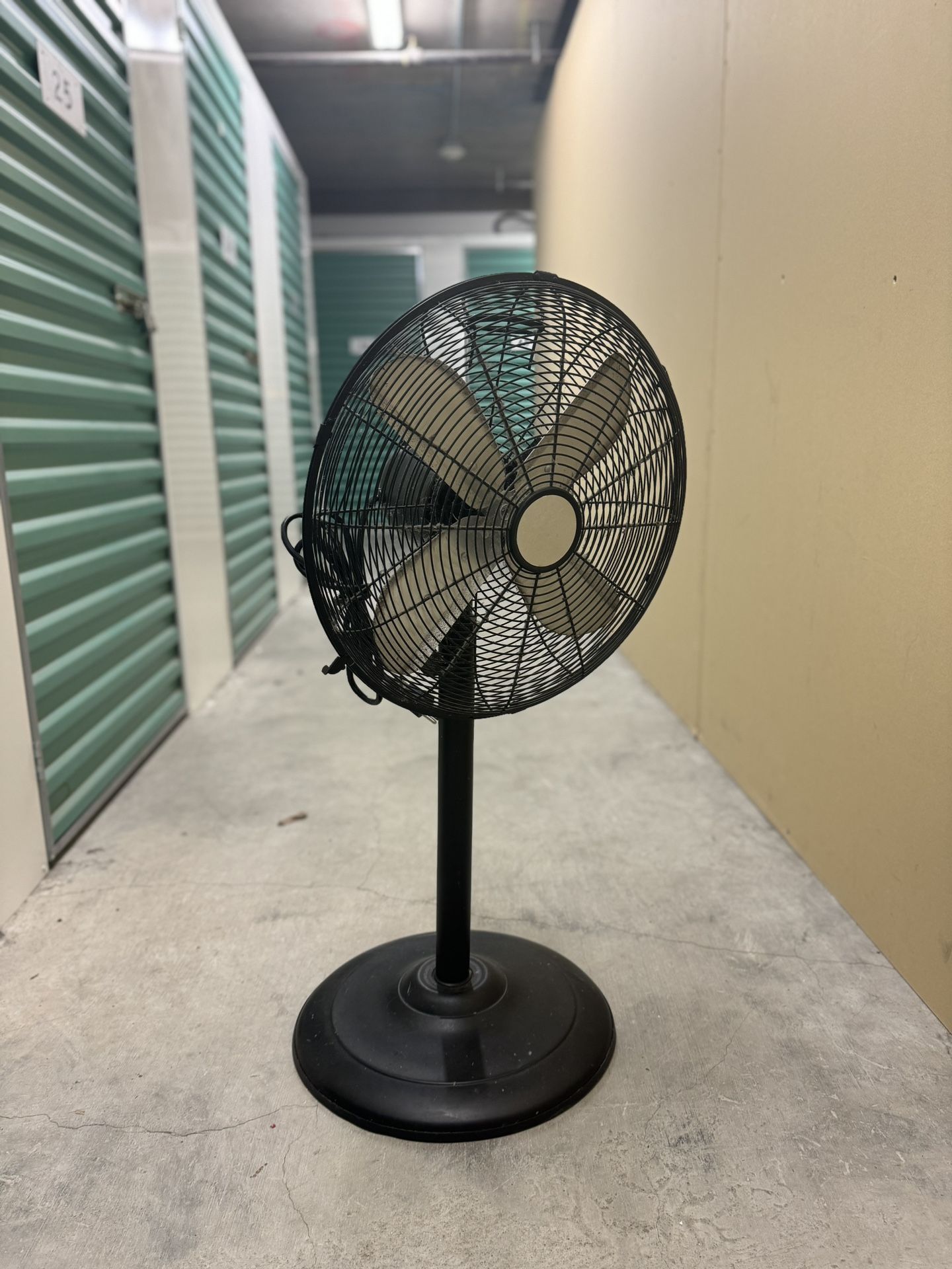 Good Quality Metal Fan 