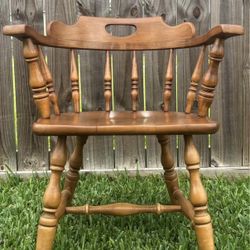 Vintage Temple Stuart Solid Maple Colonial Captain’s Chair 