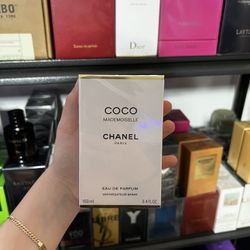 Brand new men and female perfumes and Cologne for sale bulk and singles available sample available to smell✅ full size 