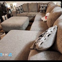 Light Colored Comfy Casual Style Huge Sectional With Chaise🌟 Showroom Available 🏠 Fastest Delivery 