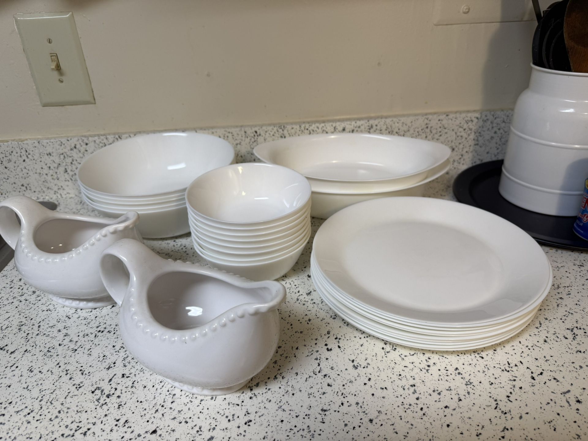 Assorted Plates & Bowls Sets